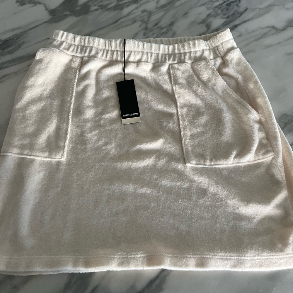 Monrow Terry skirt in cream Brand new with tags size small